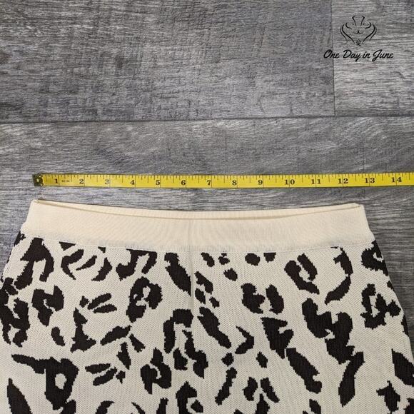 She + Sky Animal Print Mini Skirt Size S - Picture 3 of 5